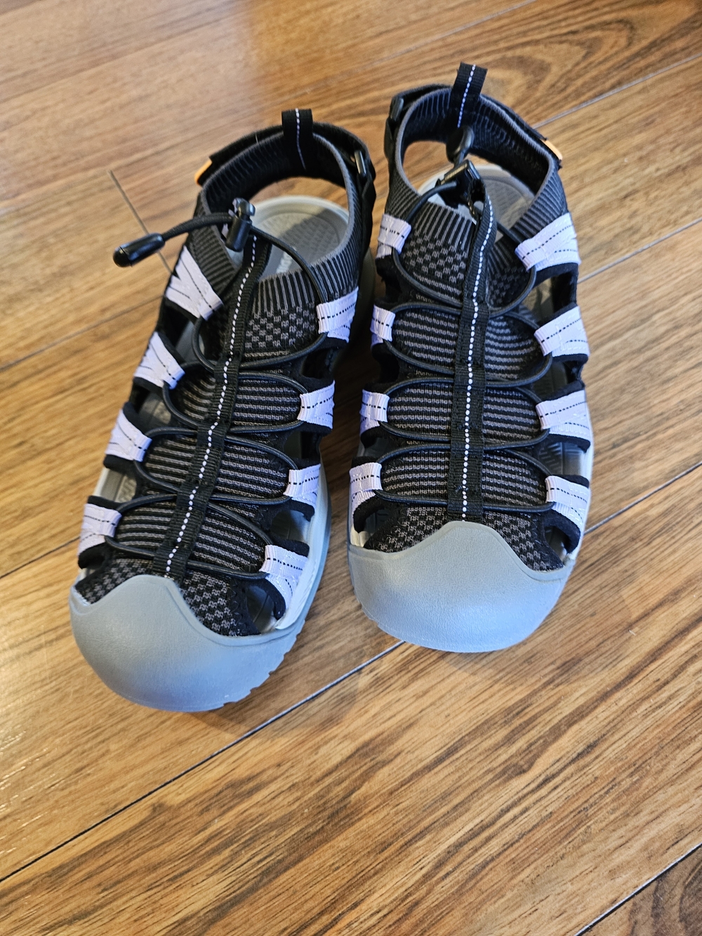 Eddie Bauer Black and Light Purple Women’s Outdoor Sandals